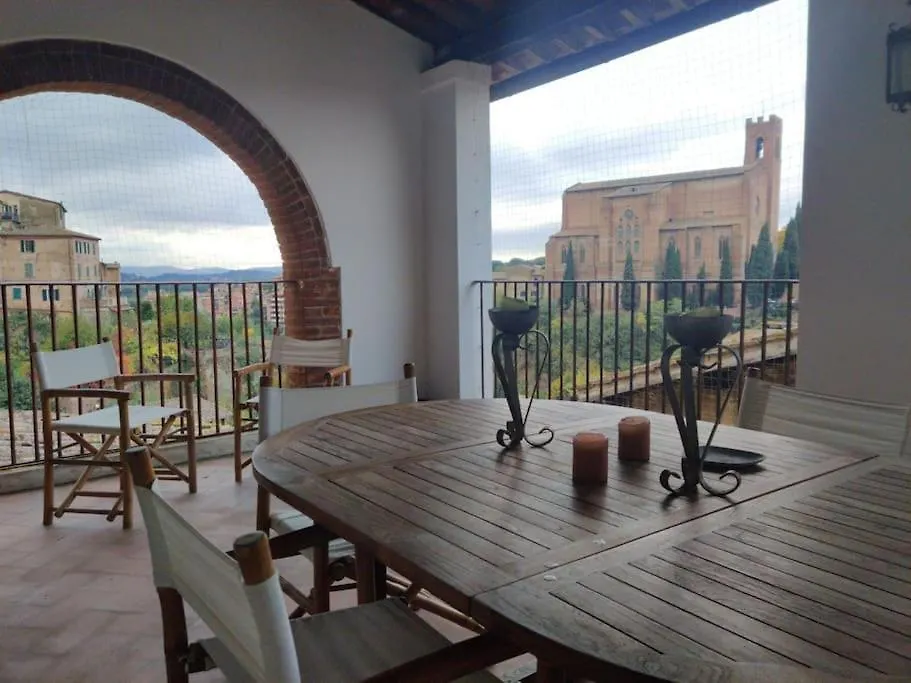 סיינה Appartamento Incantevole Con Loggia Sui Tetti