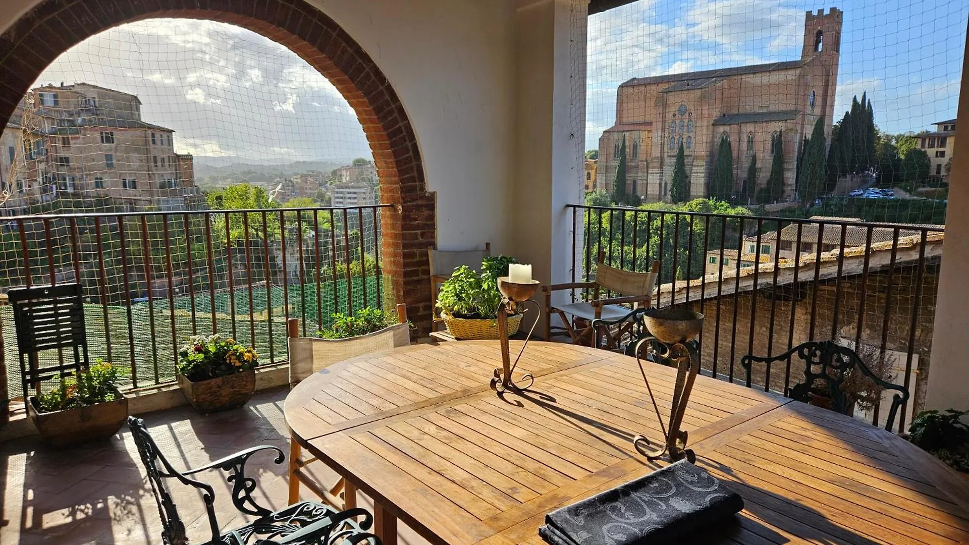 Appartamento Incantevole Con Loggia Sui Tetti Siena 0*,